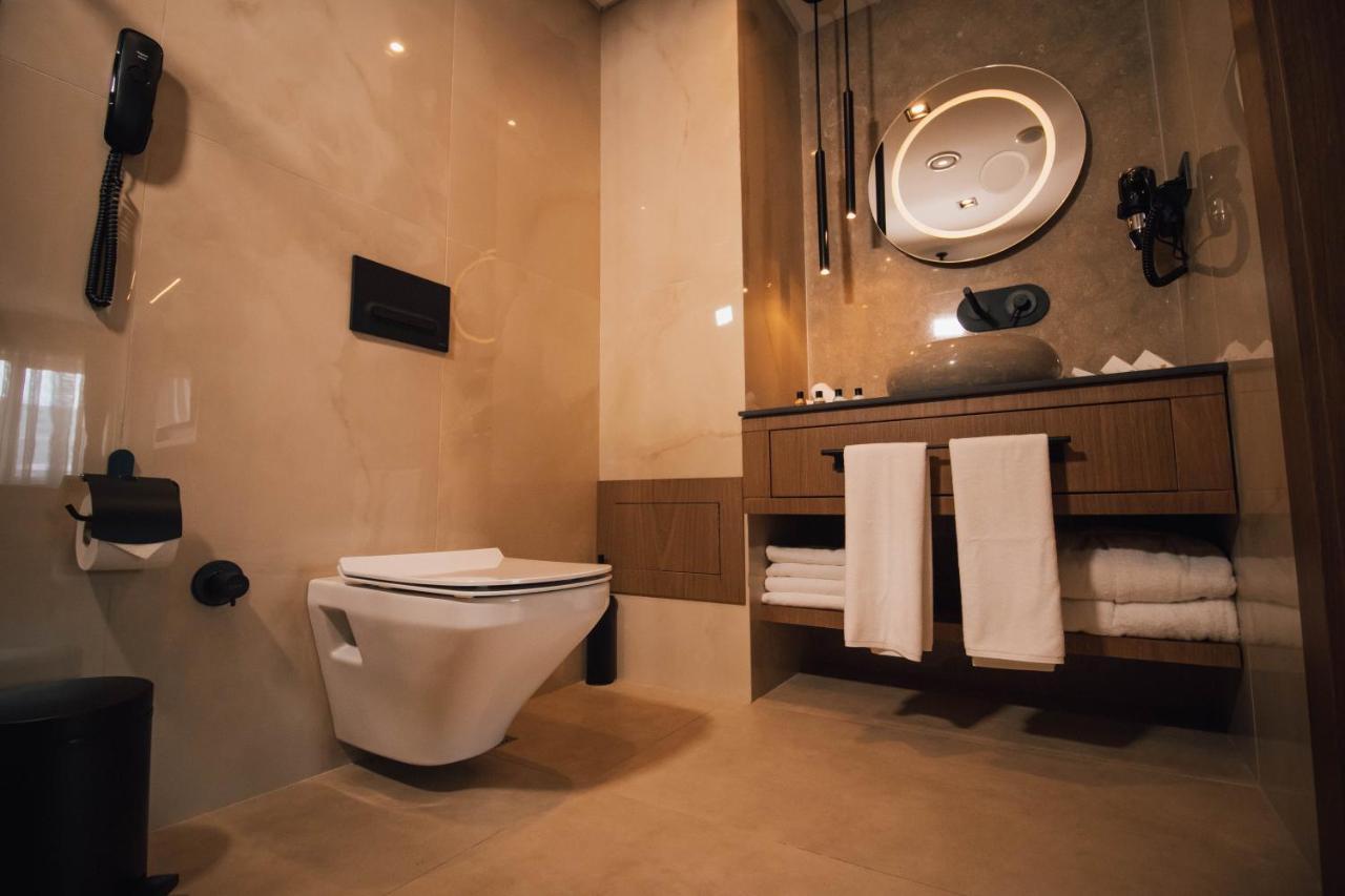 Panagia Premier Trabzon Hotell Eksteriør bilde A bathroom in a hotel