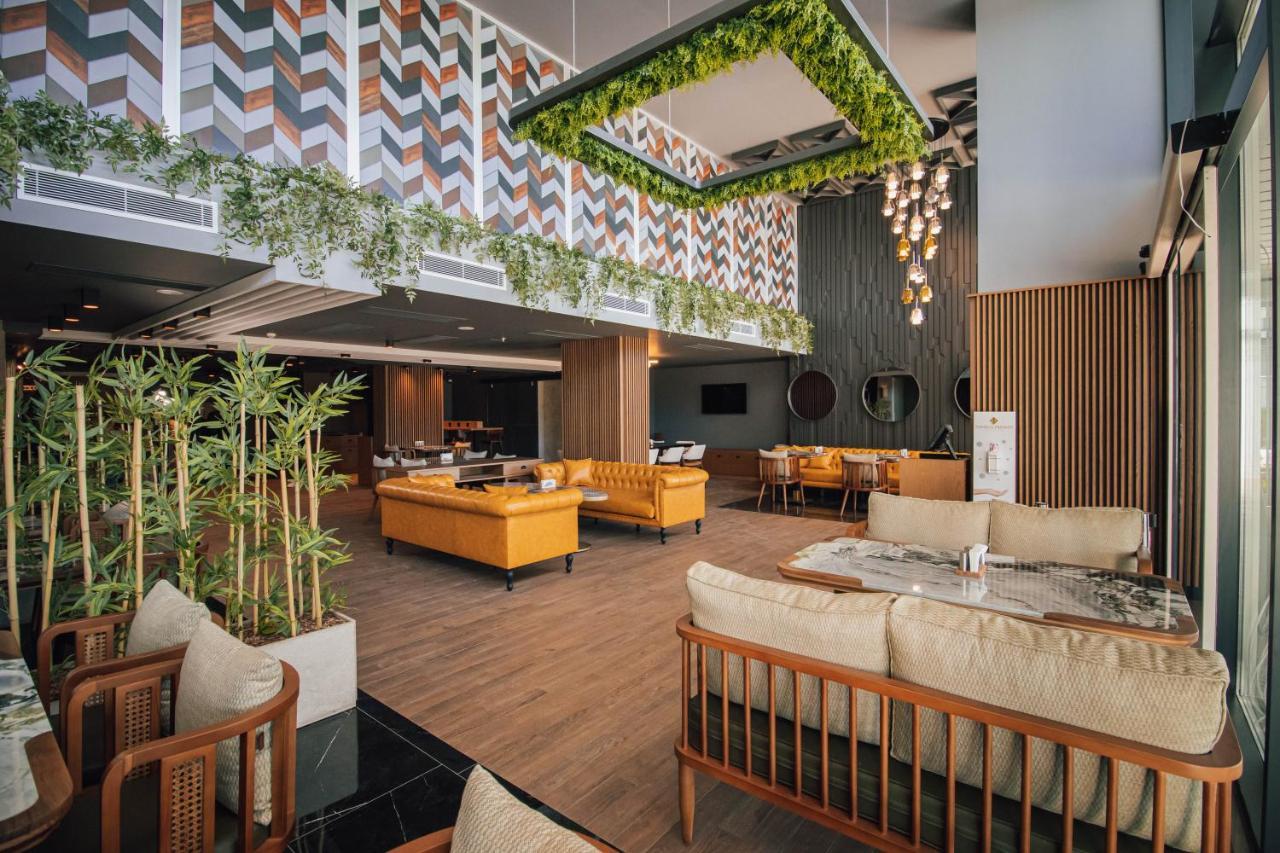 Panagia Premier Trabzon Hotell Eksteriør bilde The interior of the restaurant