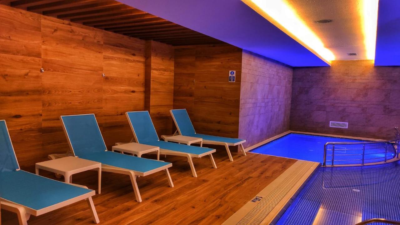 Panagia Premier Trabzon Hotell Eksteriør bilde The swimming pool at the hotel